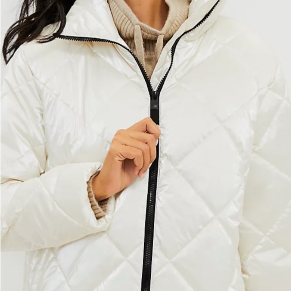 Lou & Grey Ivory Quilted Shimmer Puffer Jacket